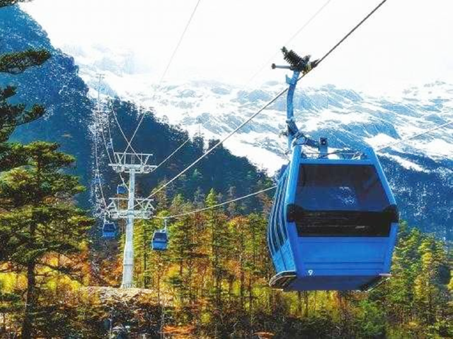 早餐后乘车前往【丽江玉龙雪山牦牛坪索道】(行驶距离:约50公里