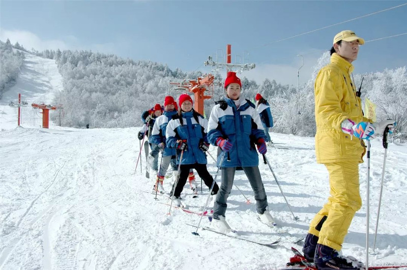 离南方最近的天然滑雪场滑雪不必非去东北