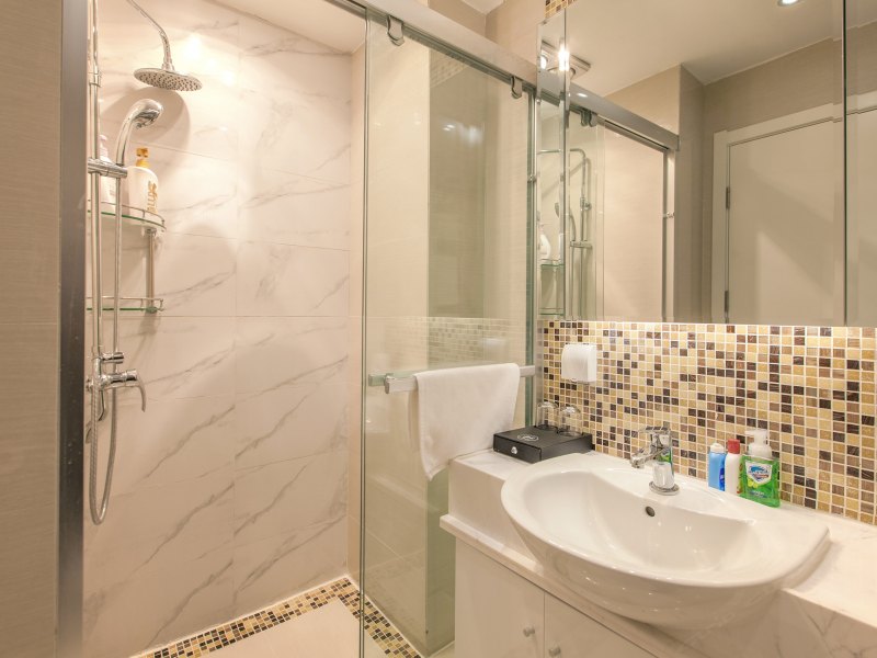 hotelPic