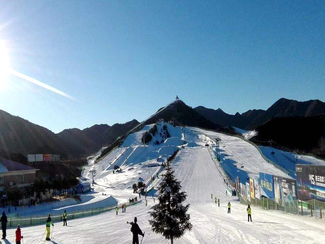  古北水镇-云佛山滑雪场1日游>云佛山滑雪场,尽享滑雪
