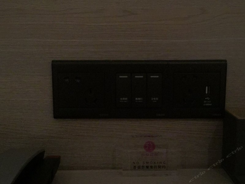 hotelPic