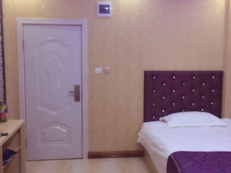 hotelPic