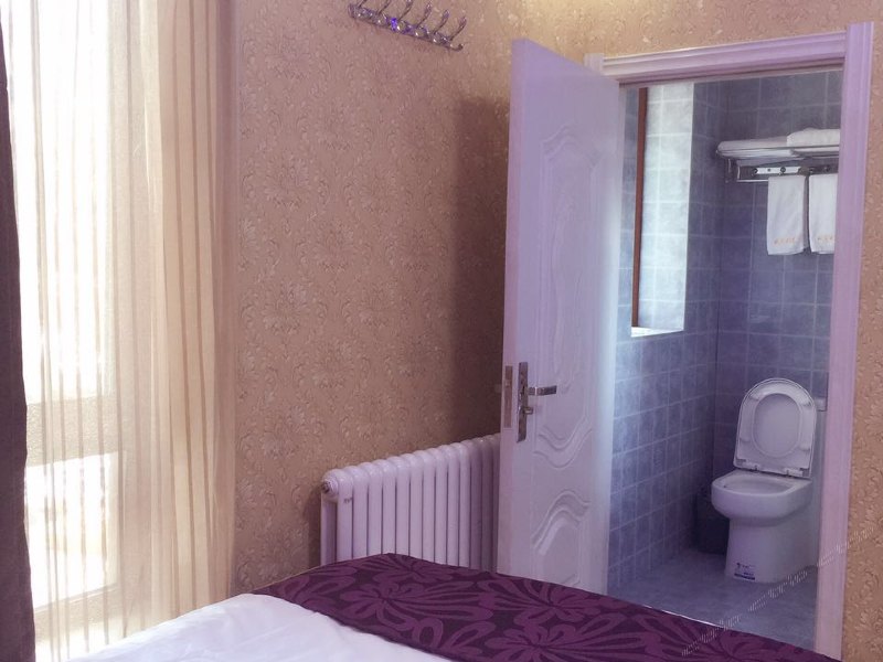 hotelPic