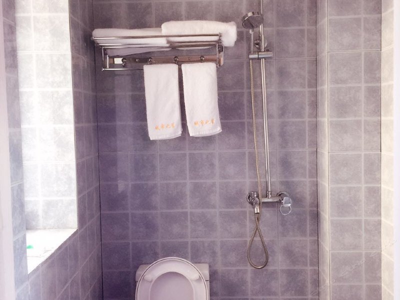 hotelPic