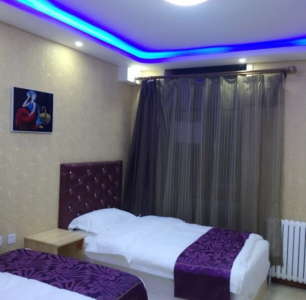 hotelPic