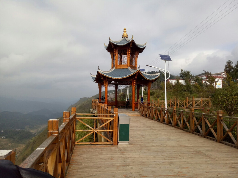 六枝岩脚回龙溪温泉