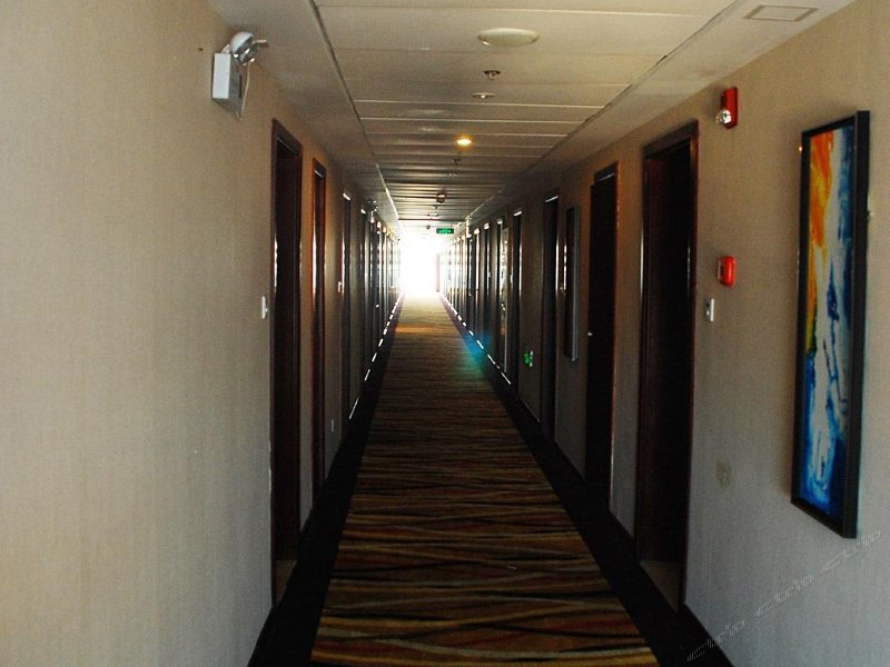 hotelPic