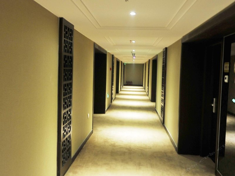 hotelPic
