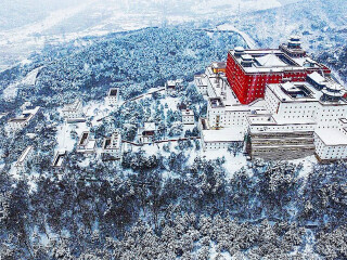 東北亞布力滑雪旅游價格多少跟團_東莞到東北亞布力滑雪游_去東北亞布力滑雪報團多少錢