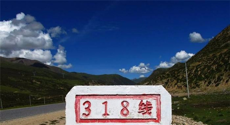 318川藏线沿途的风景稻城亚丁鲁朗国际小镇思金拉措