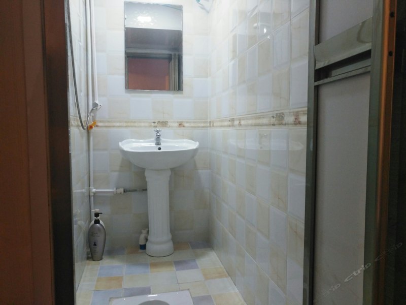 hotelPic