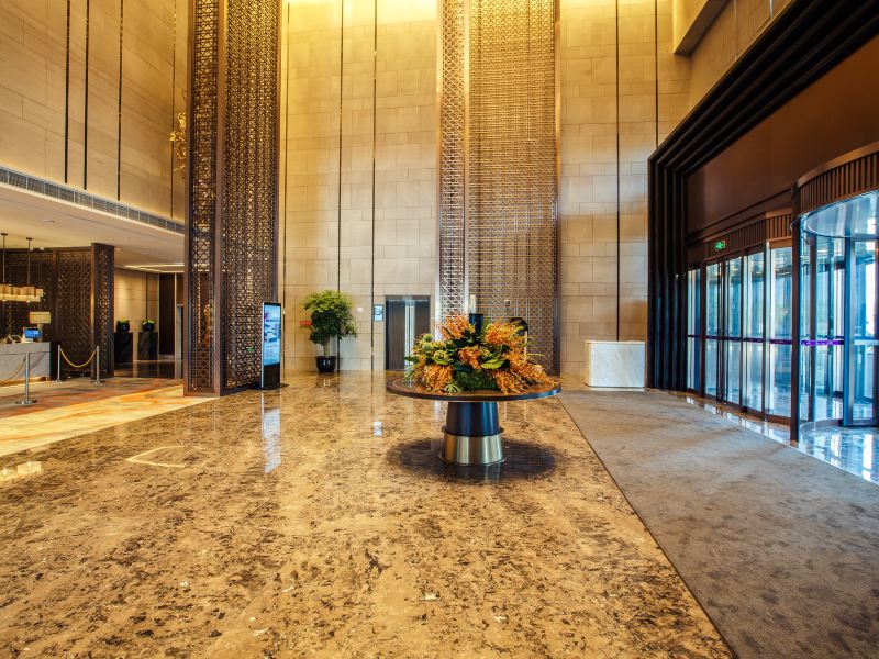 hotelPic