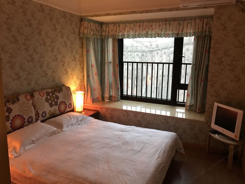 重庆荡秋千公寓(怡合路分店)