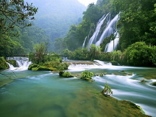 貴州黃果樹瀑布跟團還是自由行_貴州黃果樹瀑布旅游價格多少跟團_去貴州黃果樹瀑布靠譜的旅行團