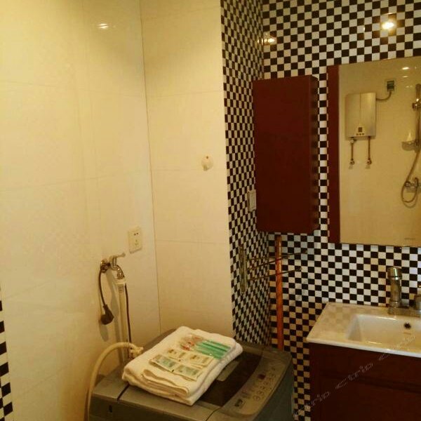 hotelPic