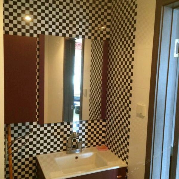 hotelPic