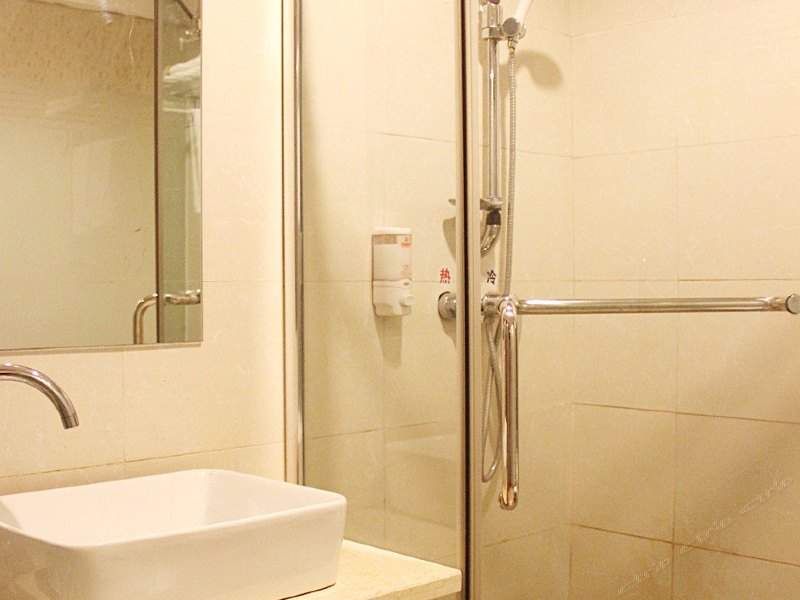 hotelPic