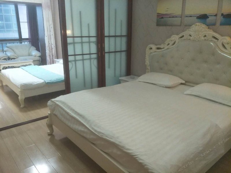 hotelPic