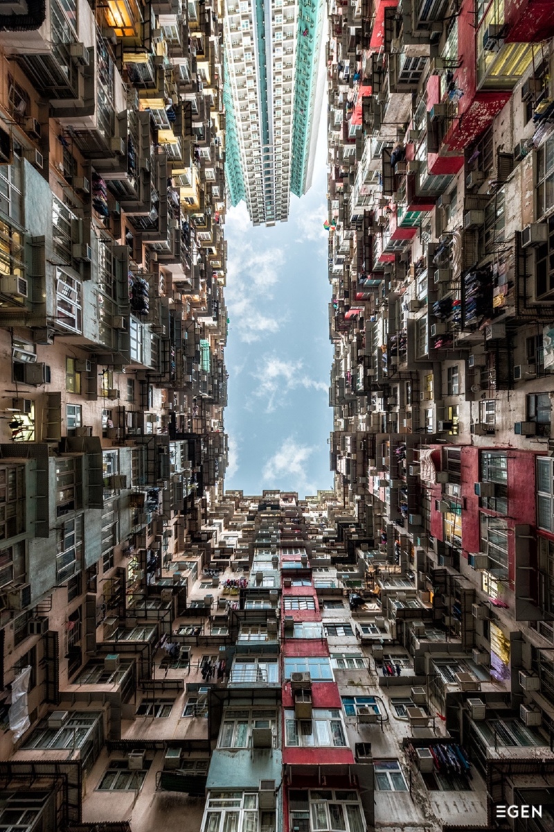 位于鲗鱼涌的怪兽大厦,又称巨厦.