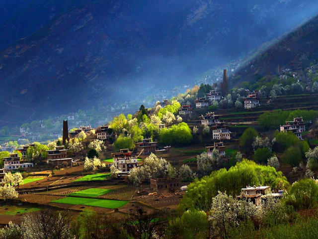 <丹巴花事-四姑娘山-甲居藏寨-中路藏寨-神仙包4日摄影包团定制游