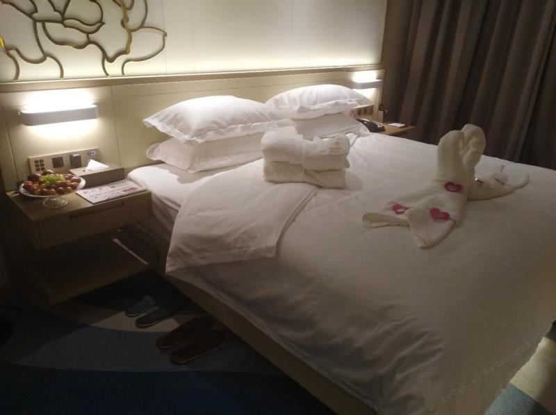 hotelPic