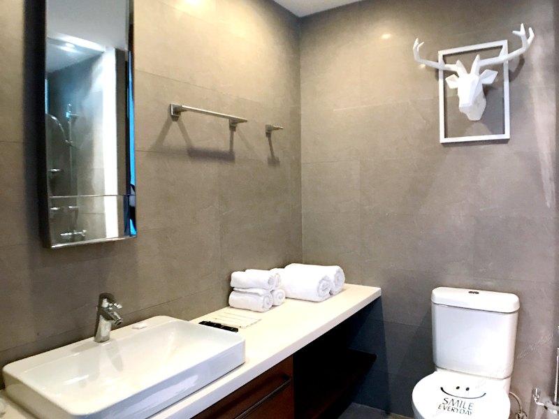 hotelPic