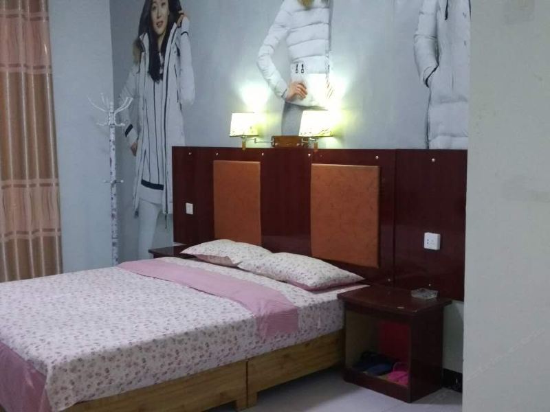 hotelPic