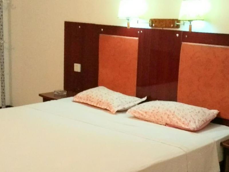 hotelPic