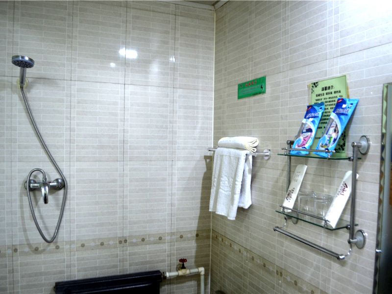 hotelPic