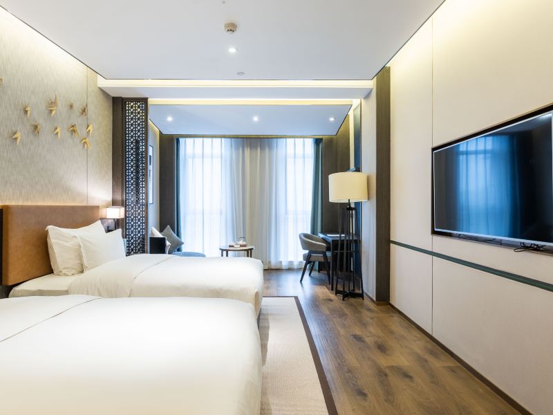hotelPic