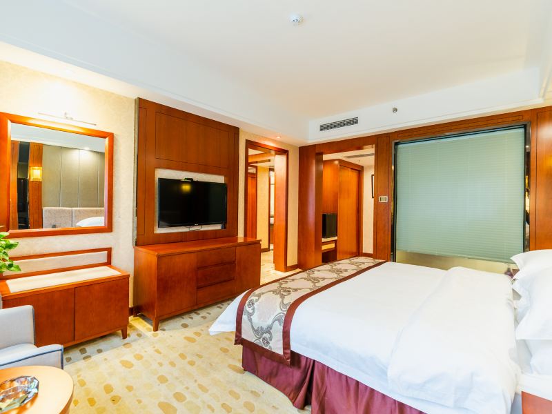 hotelPic