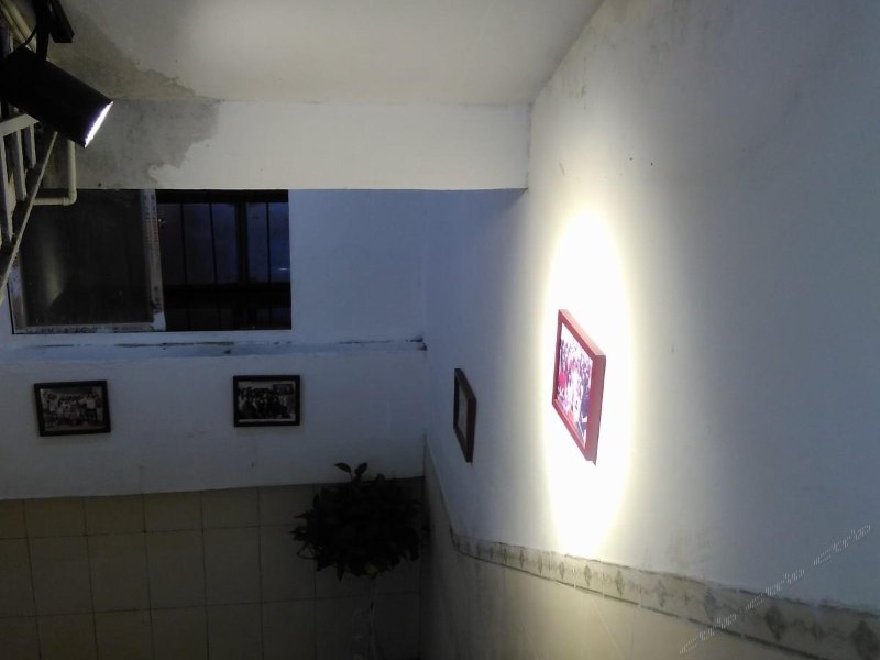 hotelPic