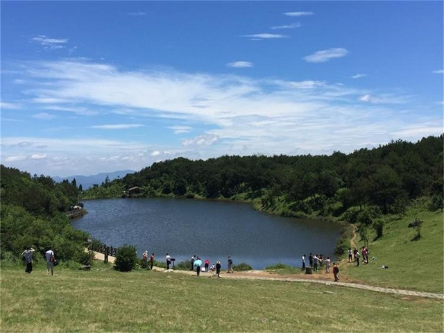  福州出发永泰云顶1日团体定制游>游福建的香格里拉,逛天池草场,赏大