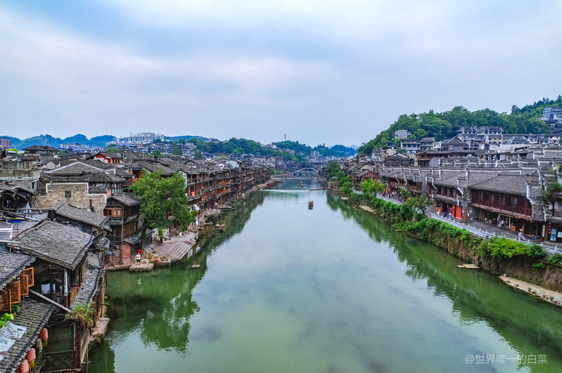 我的12年#读你千遍,不如一见—雨中游凤凰古城