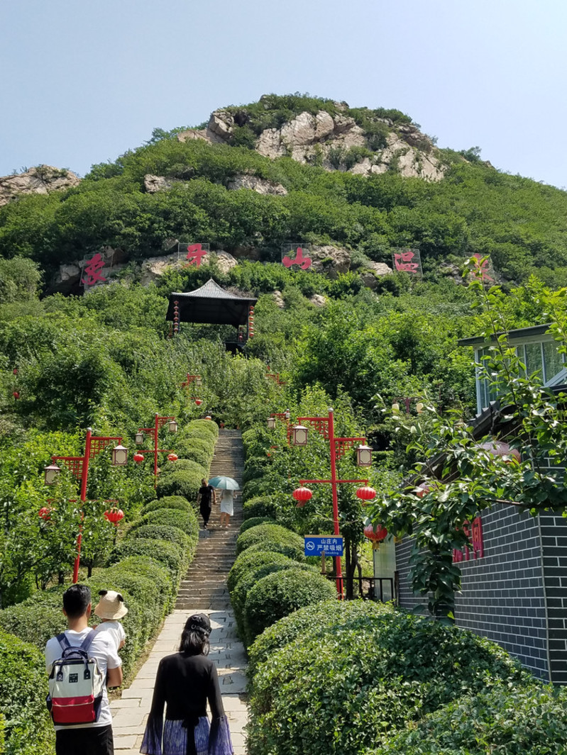 象牙山风景区,面积99平方公里,为长白山哈达岭余脉,主峰高615.