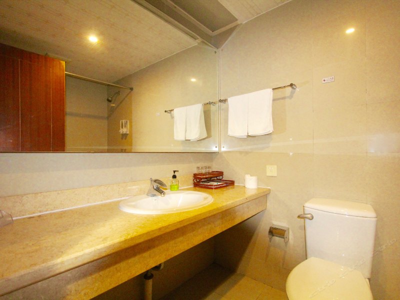hotelPic