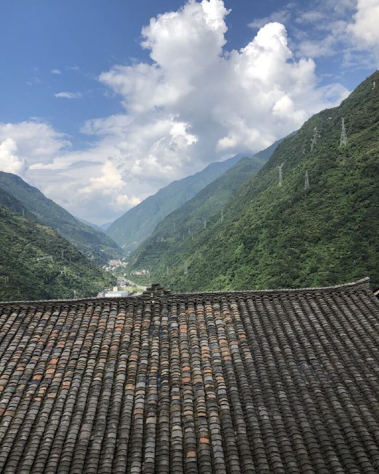 宝兴县雪山人家精品民宿度假村