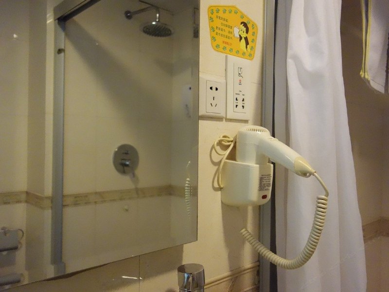 hotelPic