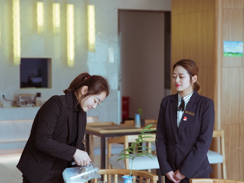hotelPic