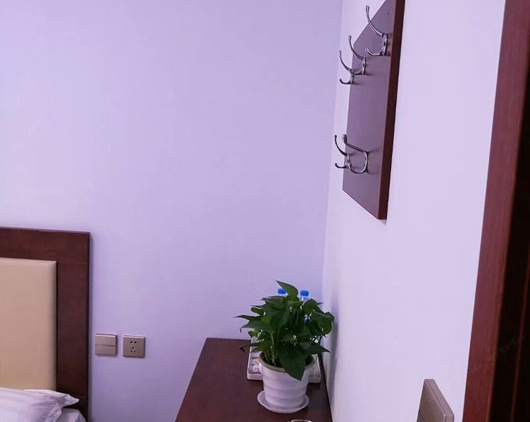 hotelPic