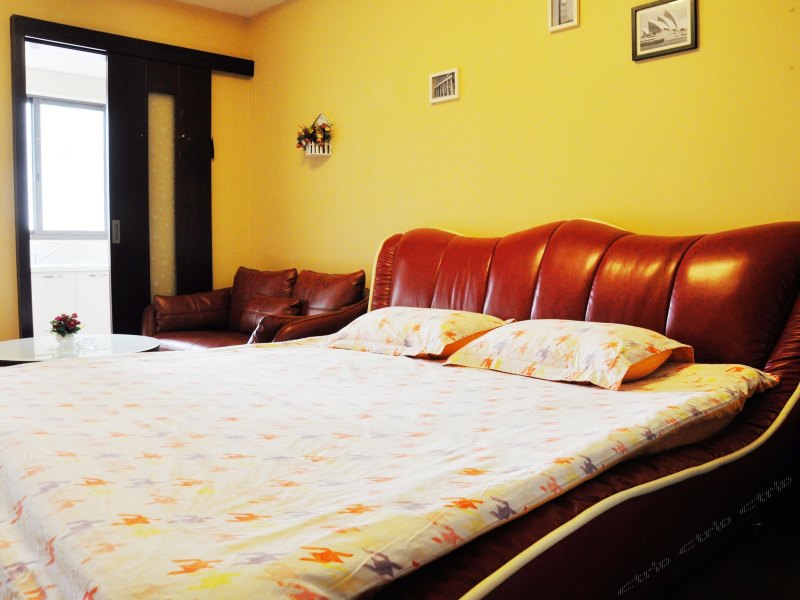 hotelPic