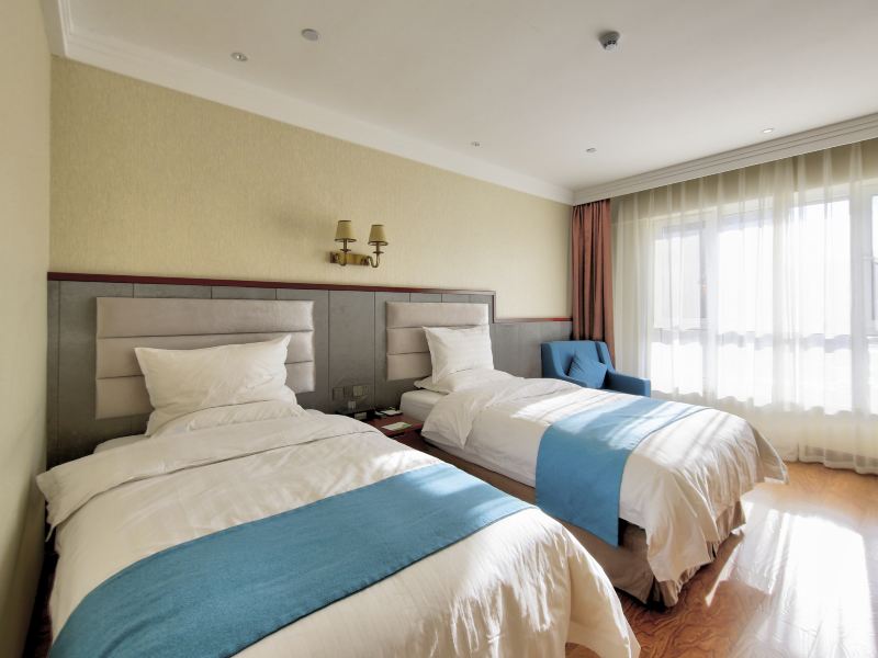 hotelPic