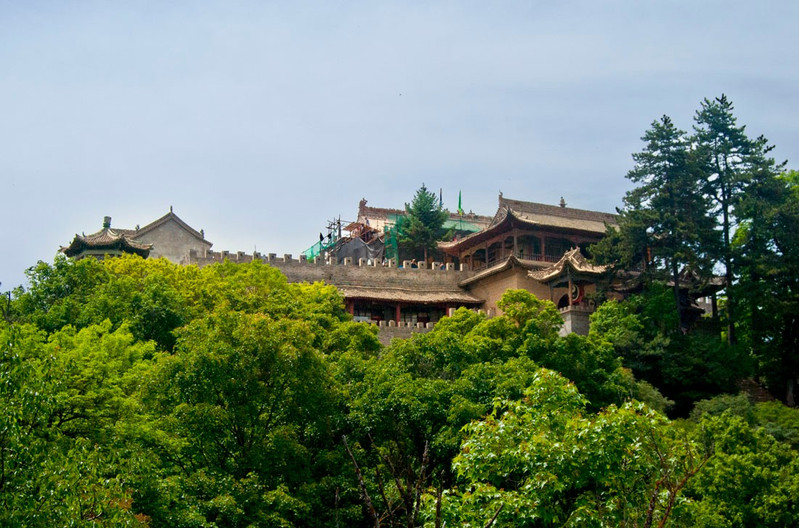 到达皇城,皇城建筑群始建于北宋乾德年间(963-967年,是崆峒山保存最