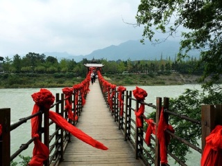 成都旅游跟團多少錢_8月成都旅游_怎么去成都旅游