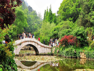 貴州旅游花多少錢_貴州九月旅游_貴州游跟團多少錢
