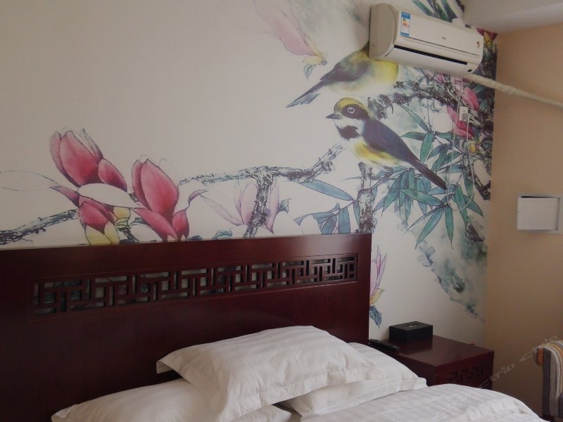 hotelPic