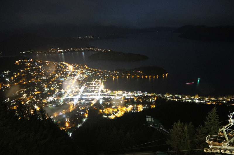 皇后镇夜景