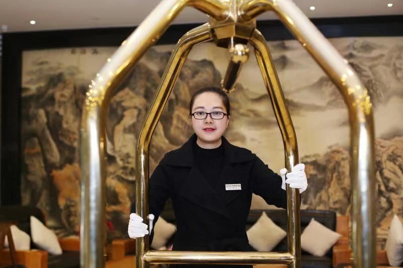 hotelPic