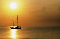 落日帆船