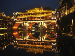 湖南張家界自由行費用_湖南張家界旅游報團價格_2021年湖南張家界旅游團報價